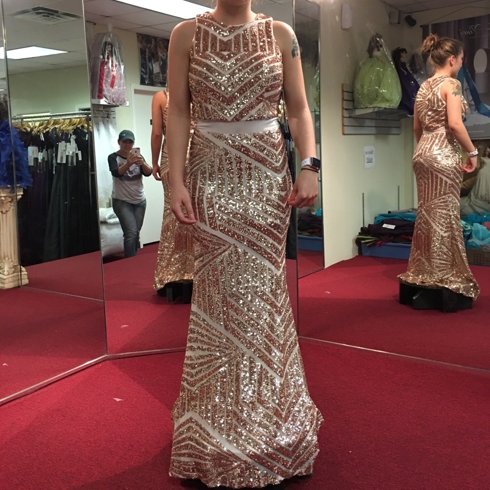 EVA Formal Sequined Dress - Picture 4 of 8